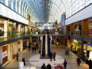 Pressure Cleaning Shopping Centers: Miami Retail Cleaning Services