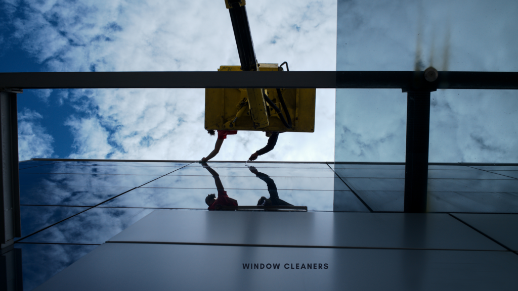 How Important It is to Hire a Professional Window Cleaner